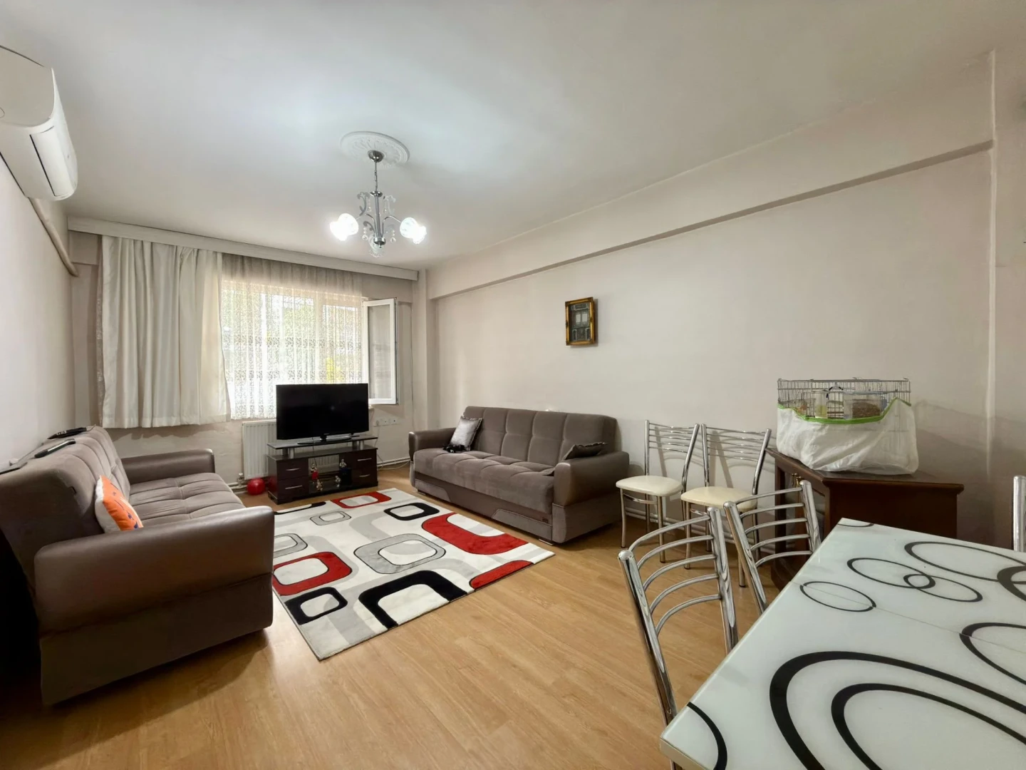 YETKİLİ YÜKSELDEN EDREMİT MERKEZDE AYRI MUTFAK 2+1 SATILIK DAİRE