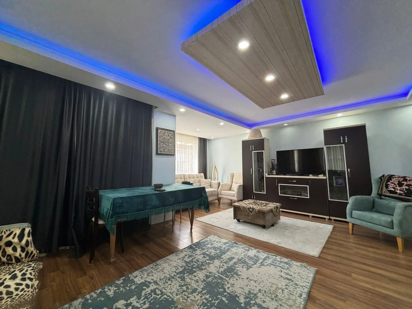 YÜKSEL'DEN FIRSAT DENİZE 50MT GİYİNME ODALI FUL EŞYALI 4+1DUBLEX