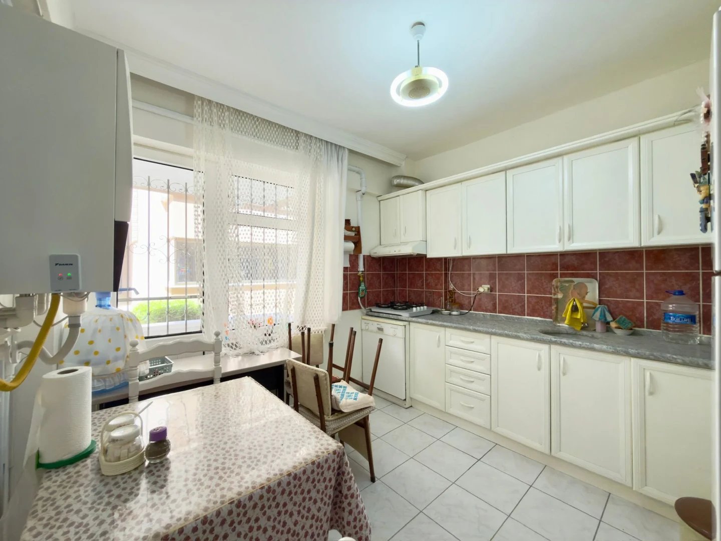 YÜKSELDEN ALTINKUMDA ULTRA GENİŞ ÇİFT BALKONLU DÜZ AYAK 2+1DAİRE