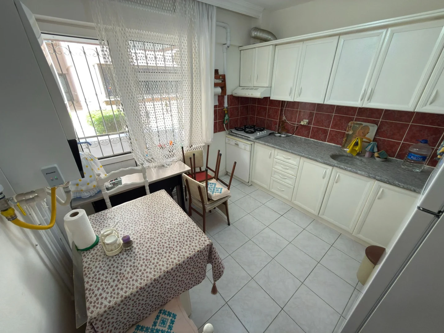 YÜKSELDEN ALTINKUMDA ULTRA GENİŞ ÇİFT BALKONLU DÜZ AYAK 2+1DAİRE