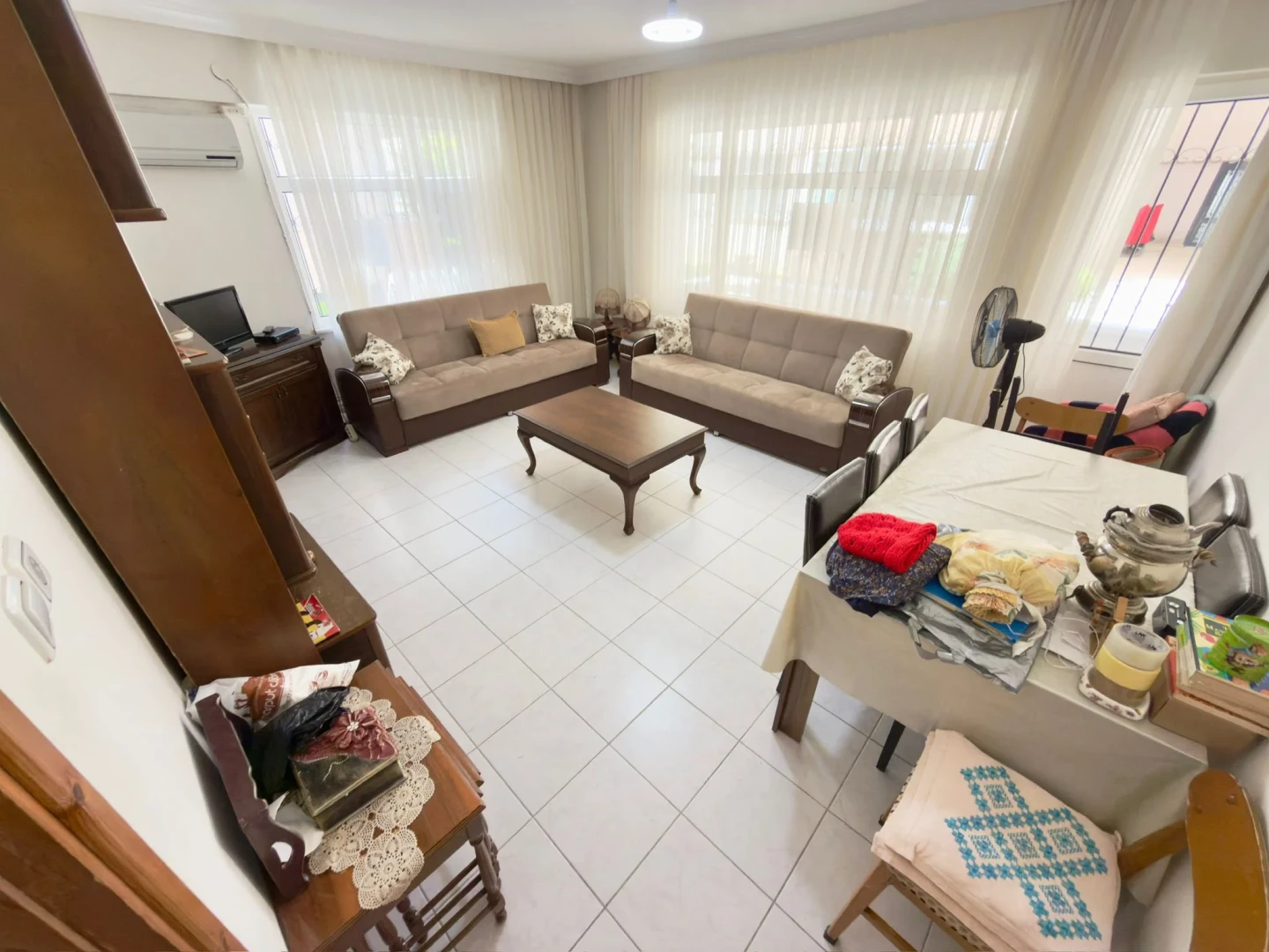 YÜKSELDEN ALTINKUMDA ULTRA GENİŞ ÇİFT BALKONLU DÜZ AYAK 2+1DAİRE