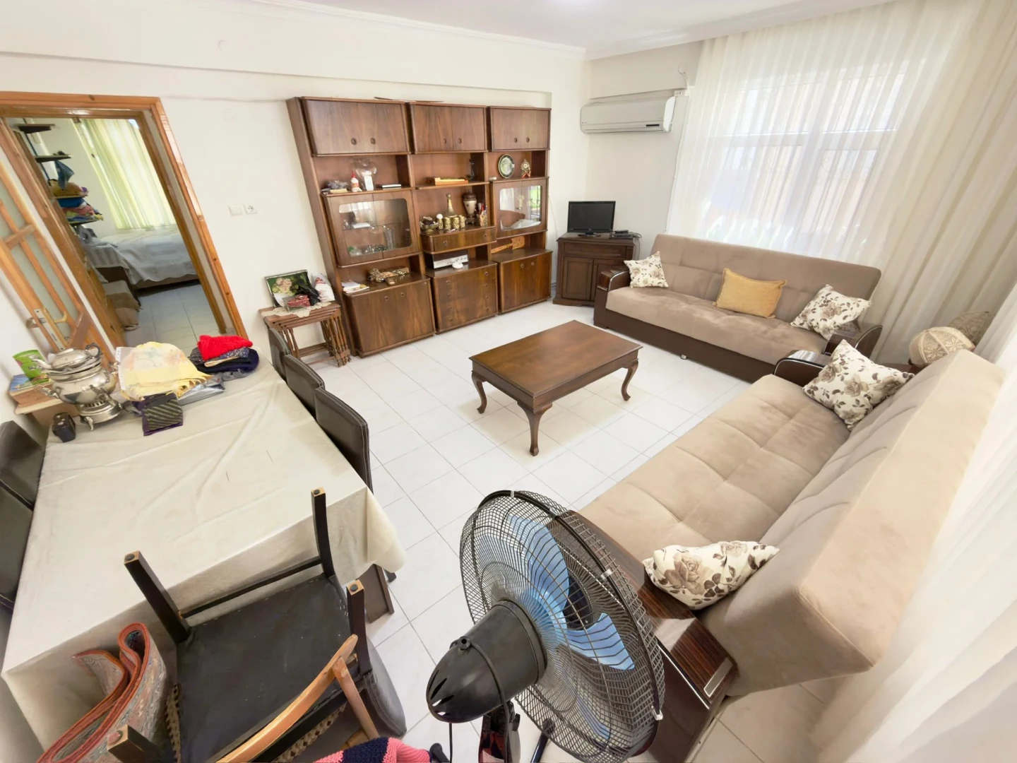 YÜKSELDEN ALTINKUMDA ULTRA GENİŞ ÇİFT BALKONLU DÜZ AYAK 2+1DAİRE