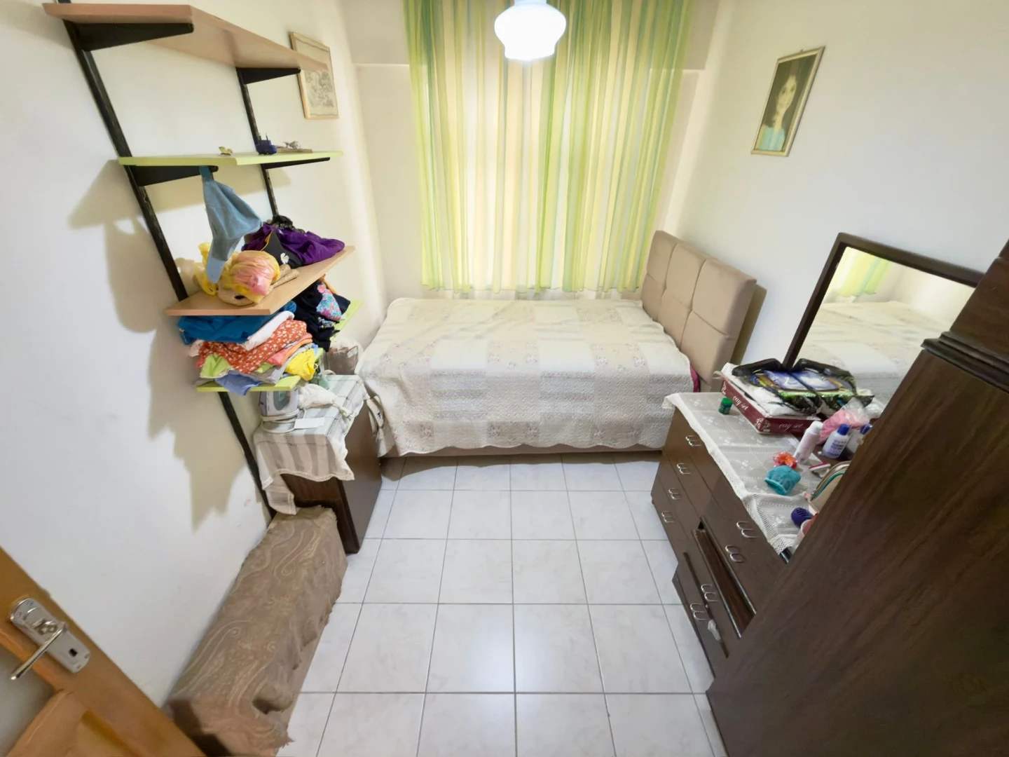 YÜKSELDEN ALTINKUMDA ULTRA GENİŞ ÇİFT BALKONLU DÜZ AYAK 2+1DAİRE