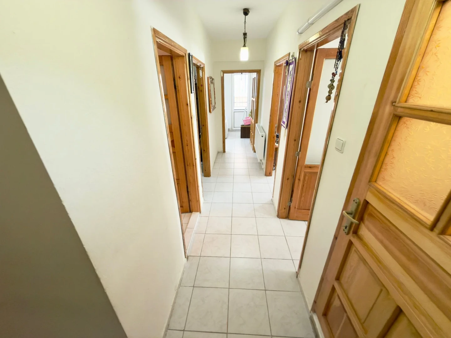 YÜKSELDEN ALTINKUMDA ULTRA GENİŞ ÇİFT BALKONLU DÜZ AYAK 2+1DAİRE