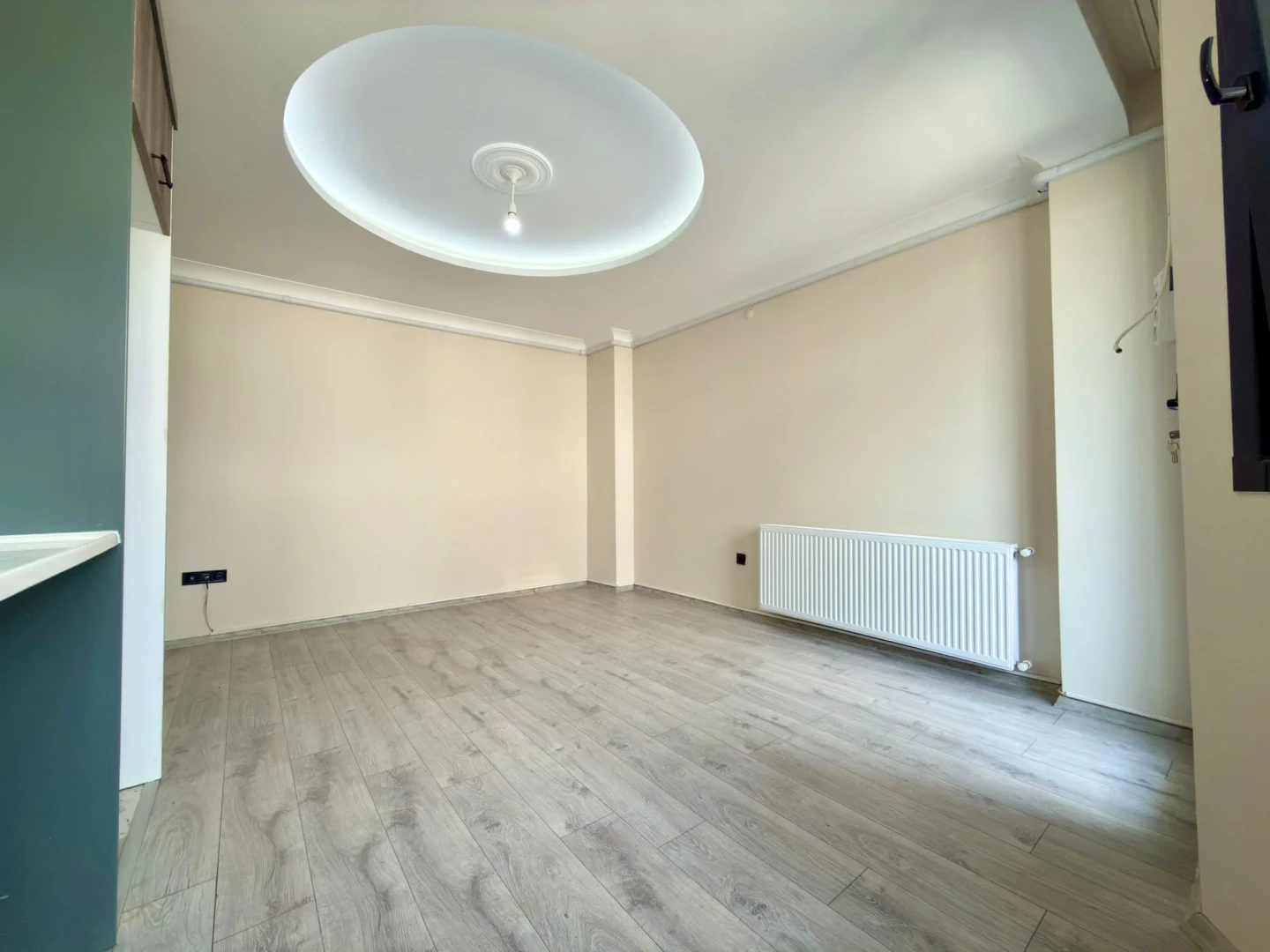 YÜKSELDEN ALTINKUM PAZAR CADDESİNDE ÖN CEPHE ARAKAT SATILIK 1+1