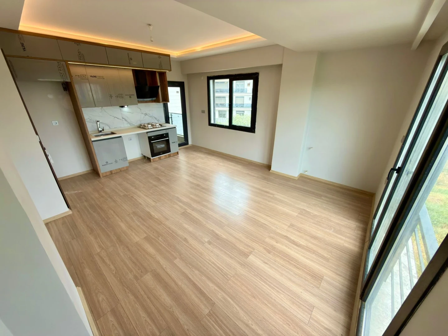 YÜKSELDEN ÇAMLIBELDE KÖRFEZ MANZARALI SATILIK TERASLI 1+1 DUBLEX