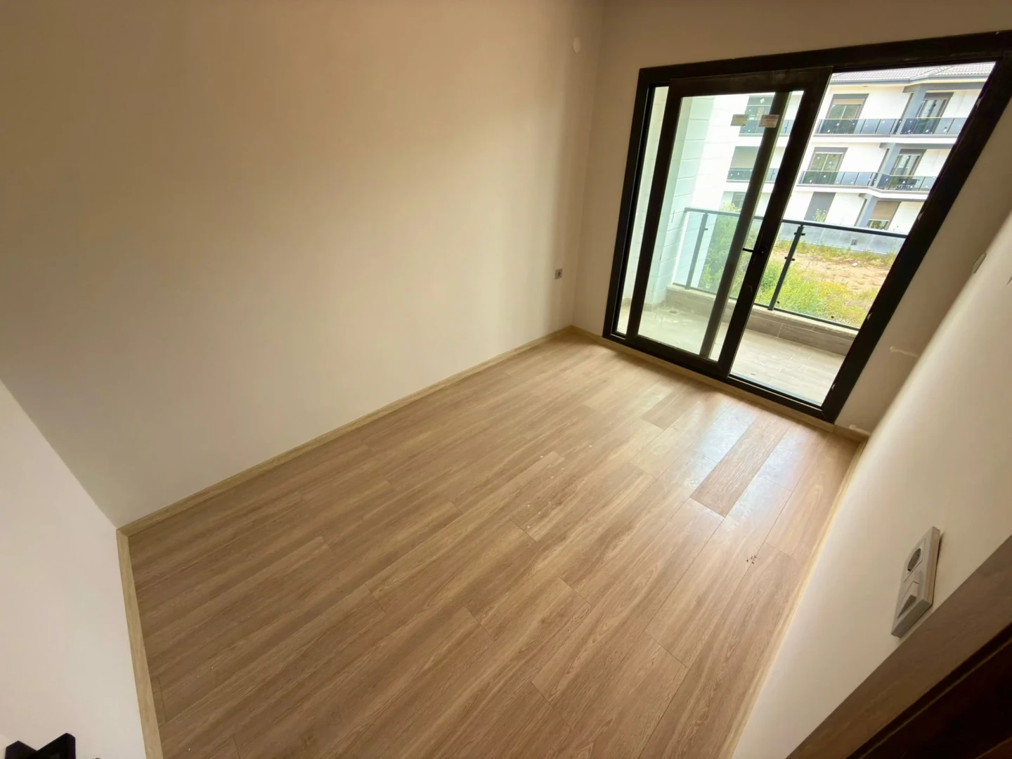 YÜKSELDEN ÇAMLIBELDE KÖRFEZ MANZARALI SATILIK TERASLI 1+1 DUBLEX
