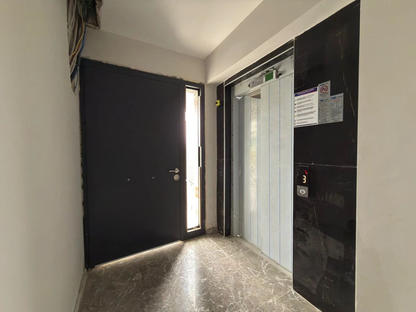 YÜKSELDEN ÇAMLIBELDE KÖRFEZ MANZARALI SATILIK TERASLI 1+1 DUBLEX