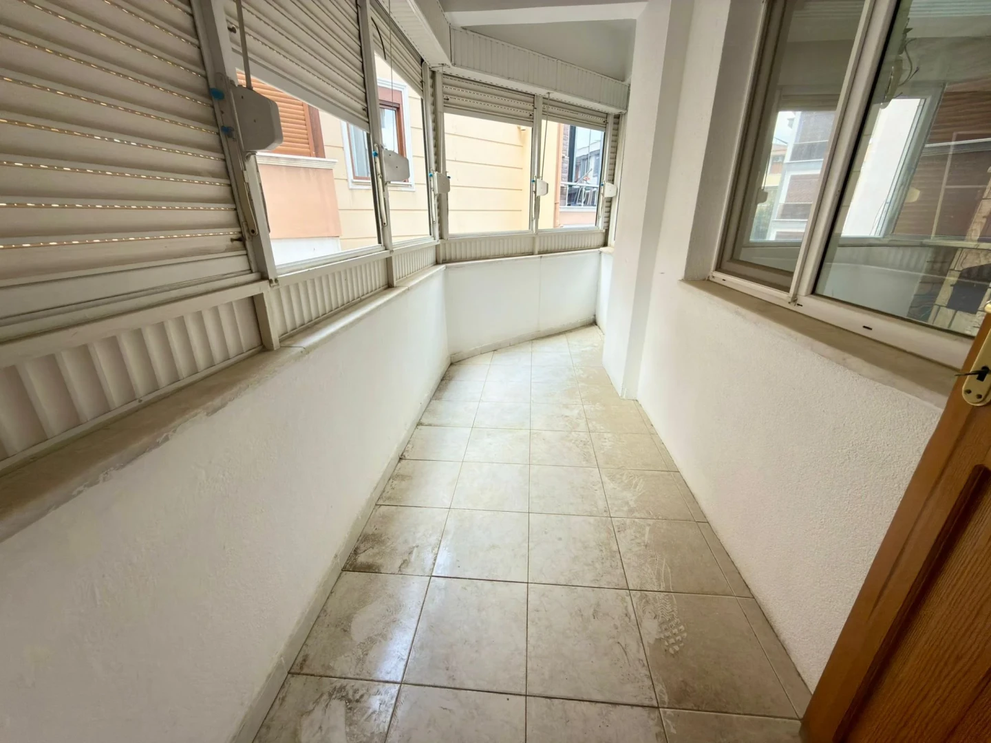 YÜKSELDEN MERKEZDE FIRSAT AYRI MUTFAK ARAKAT SATILIK 2+1 DAİRE