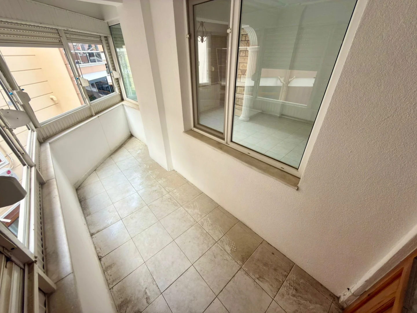 YÜKSELDEN MERKEZDE FIRSAT AYRI MUTFAK ARAKAT SATILIK 2+1 DAİRE