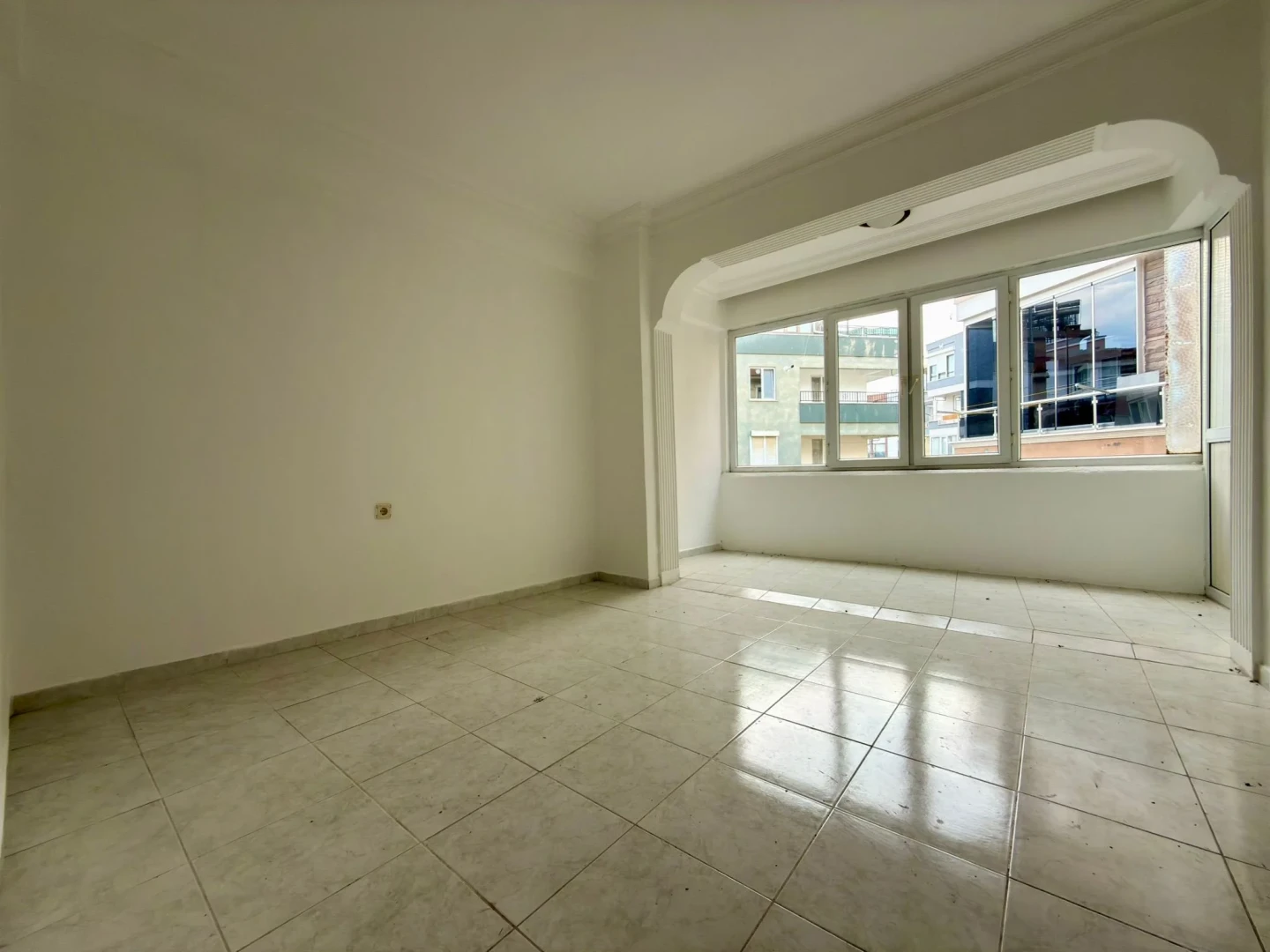 YÜKSELDEN MERKEZDE FIRSAT AYRI MUTFAK ARAKAT SATILIK 2+1 DAİRE