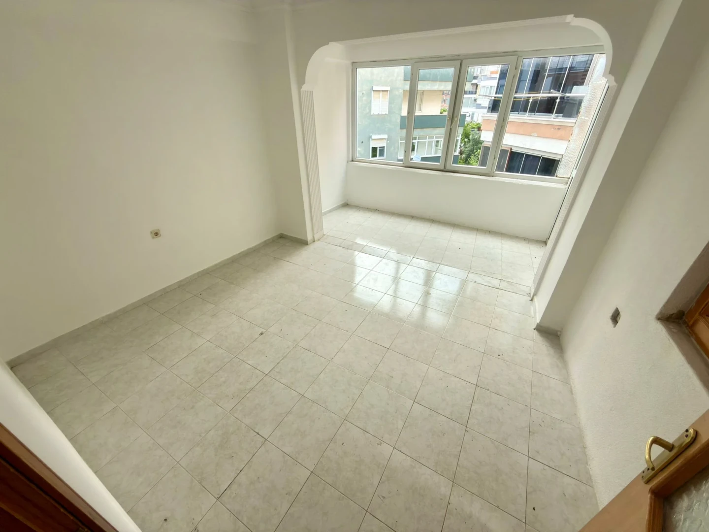 YÜKSELDEN MERKEZDE FIRSAT AYRI MUTFAK ARAKAT SATILIK 2+1 DAİRE