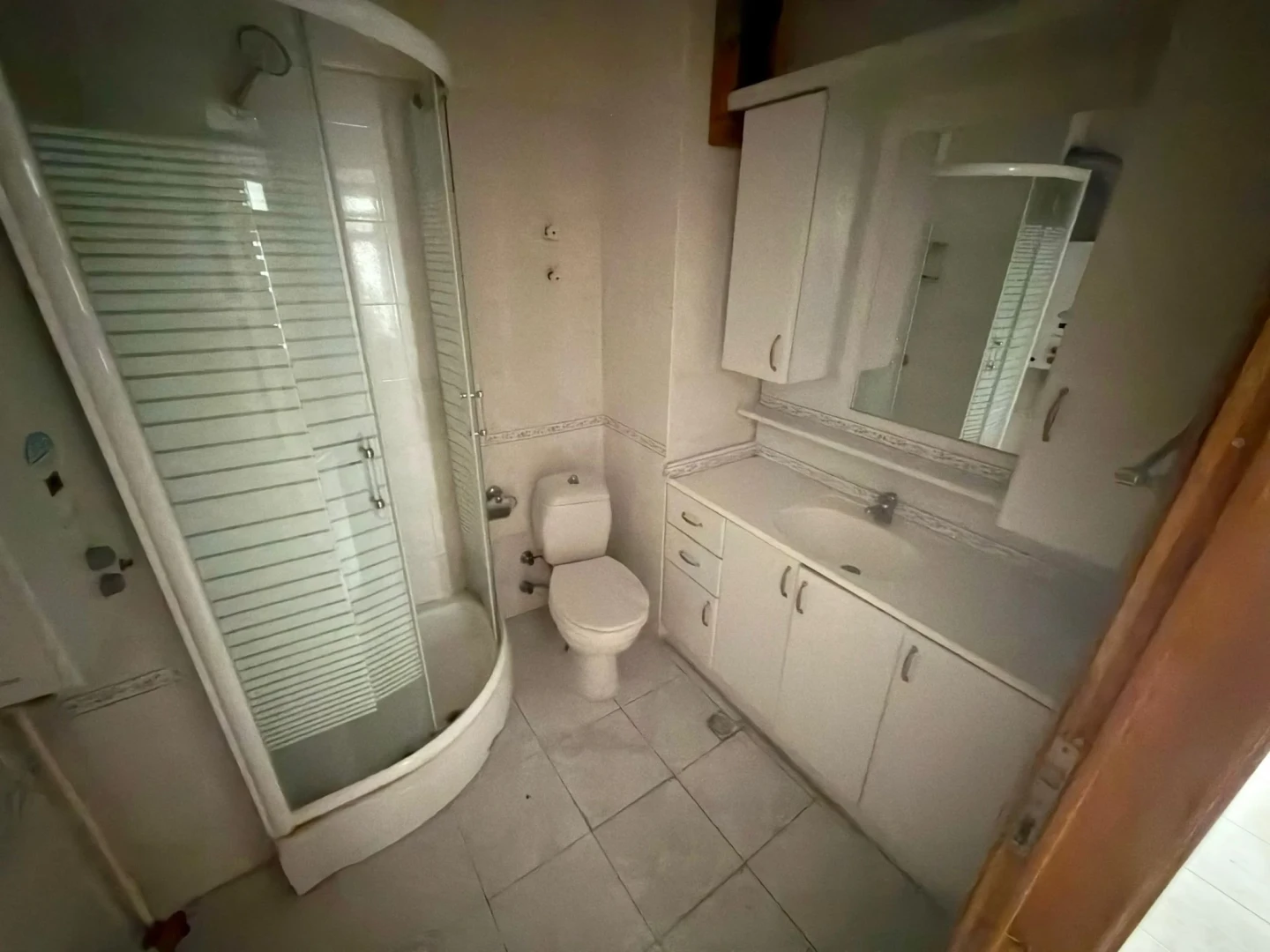 YÜKSELDEN MERKEZDE FIRSAT AYRI MUTFAK ARAKAT SATILIK 2+1 DAİRE