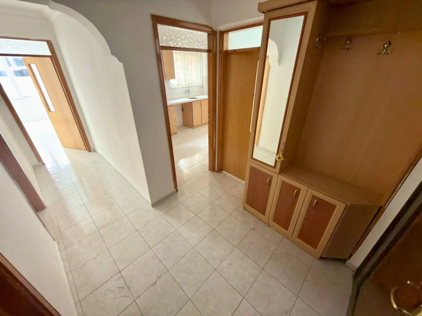 YÜKSELDEN MERKEZDE FIRSAT AYRI MUTFAK ARAKAT SATILIK 2+1 DAİRE