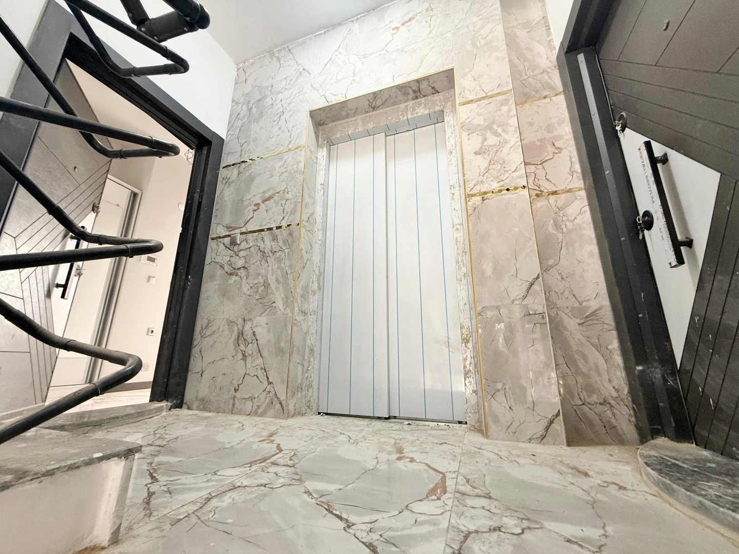 ⫸YÜKSEL'DEN EDREMİT'TE ARAKAT SIFIR EMSALSİZ 1+1 DAİRE ⫸