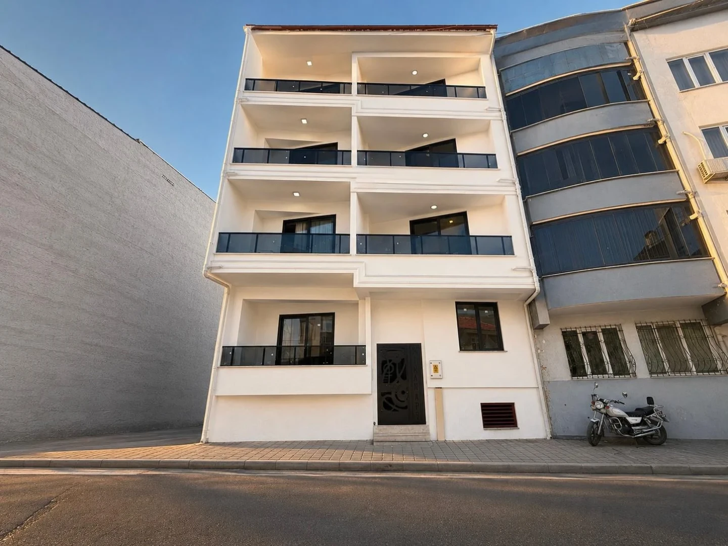 ⫸YÜKSEL'DEN EDREMİT'TE ARAKAT SIFIR EMSALSİZ 1+1 DAİRE ⫸