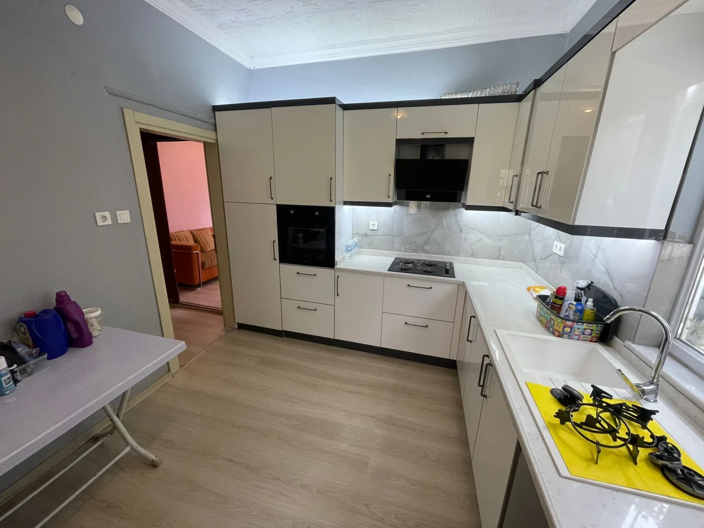 YÜKSEL'DEN EDREMİT MERKEZ'DE 3+1 KAPALI MUTFAKLI MÜSTAKİL DAİRE