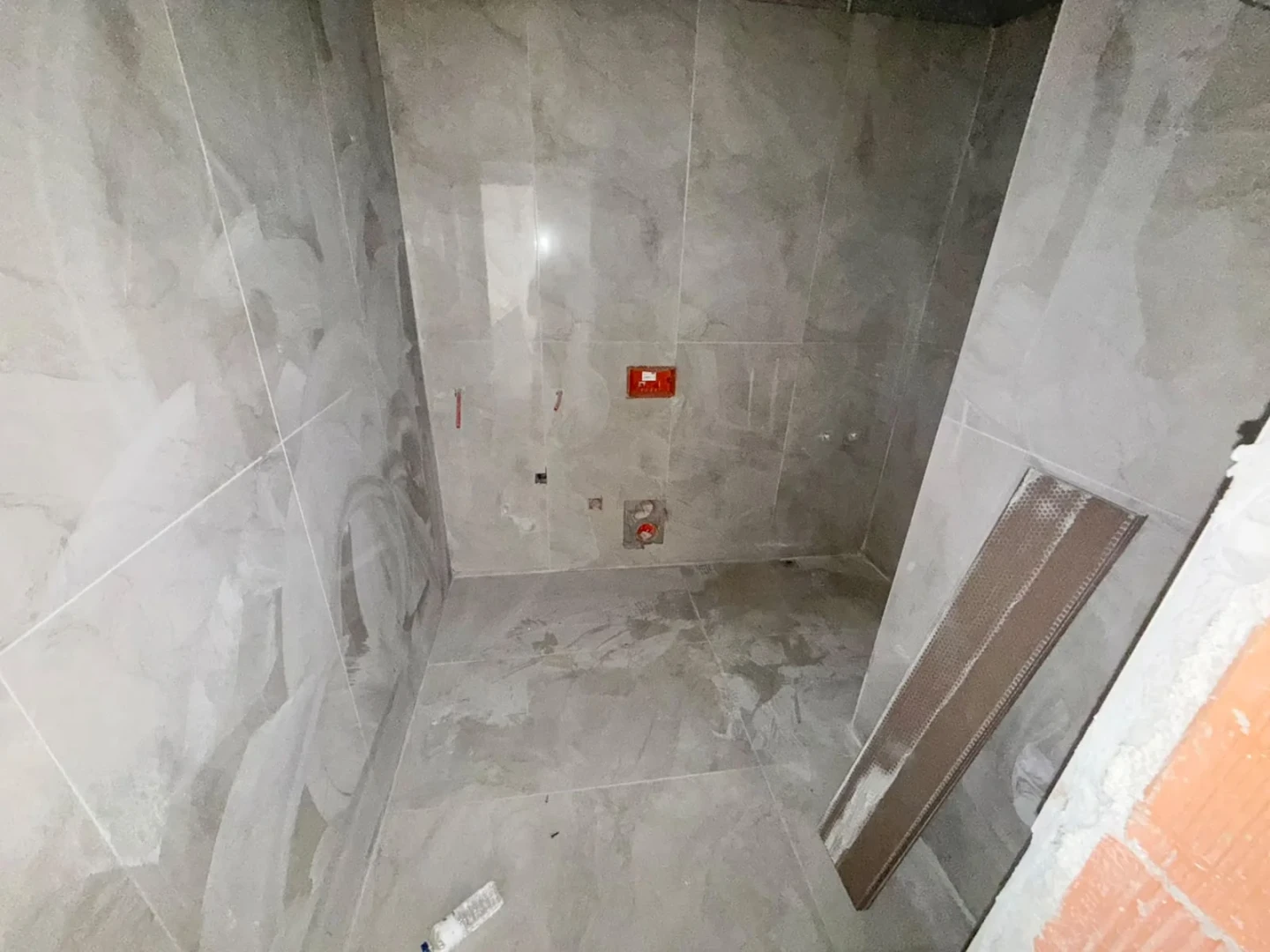 YÜKSEL'DEN EDREMİT'TE 1 AYA TESLİM DOĞALGAZLI 1+1 LÜX SATILK DAİRE