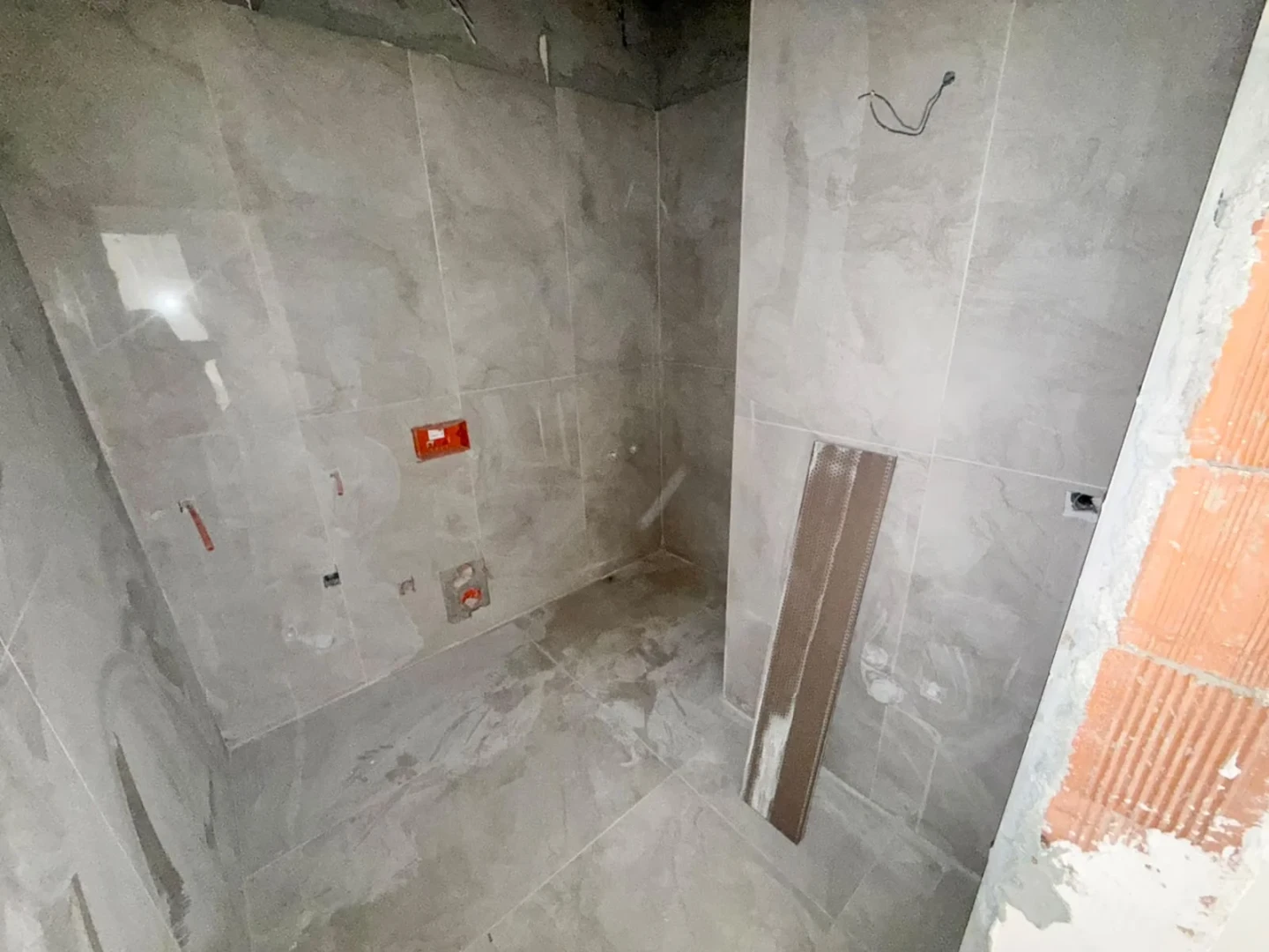 YÜKSEL'DEN EDREMİT'TE 1 AYA TESLİM DOĞALGAZLI 1+1 LÜX SATILK DAİRE