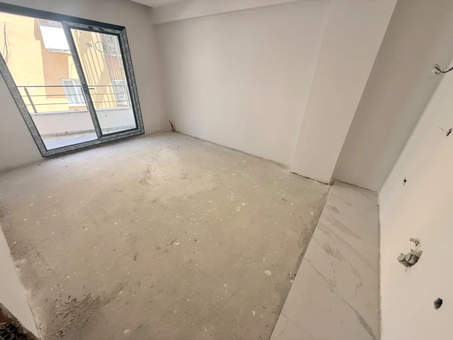 YÜKSEL'DEN EDREMİT'TE 1 AYA TESLİM DOĞALGAZLI 1+1 LÜX SATILK DAİRE
