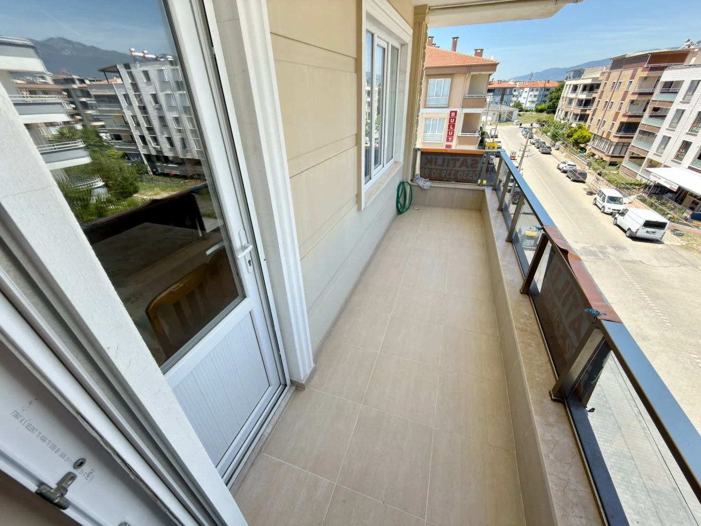 YÜKSELDEN AKÇAYDAN FULL ÖN CEPHE DOĞALGAZLI AYRI MUTFAK 2+1DAİRE