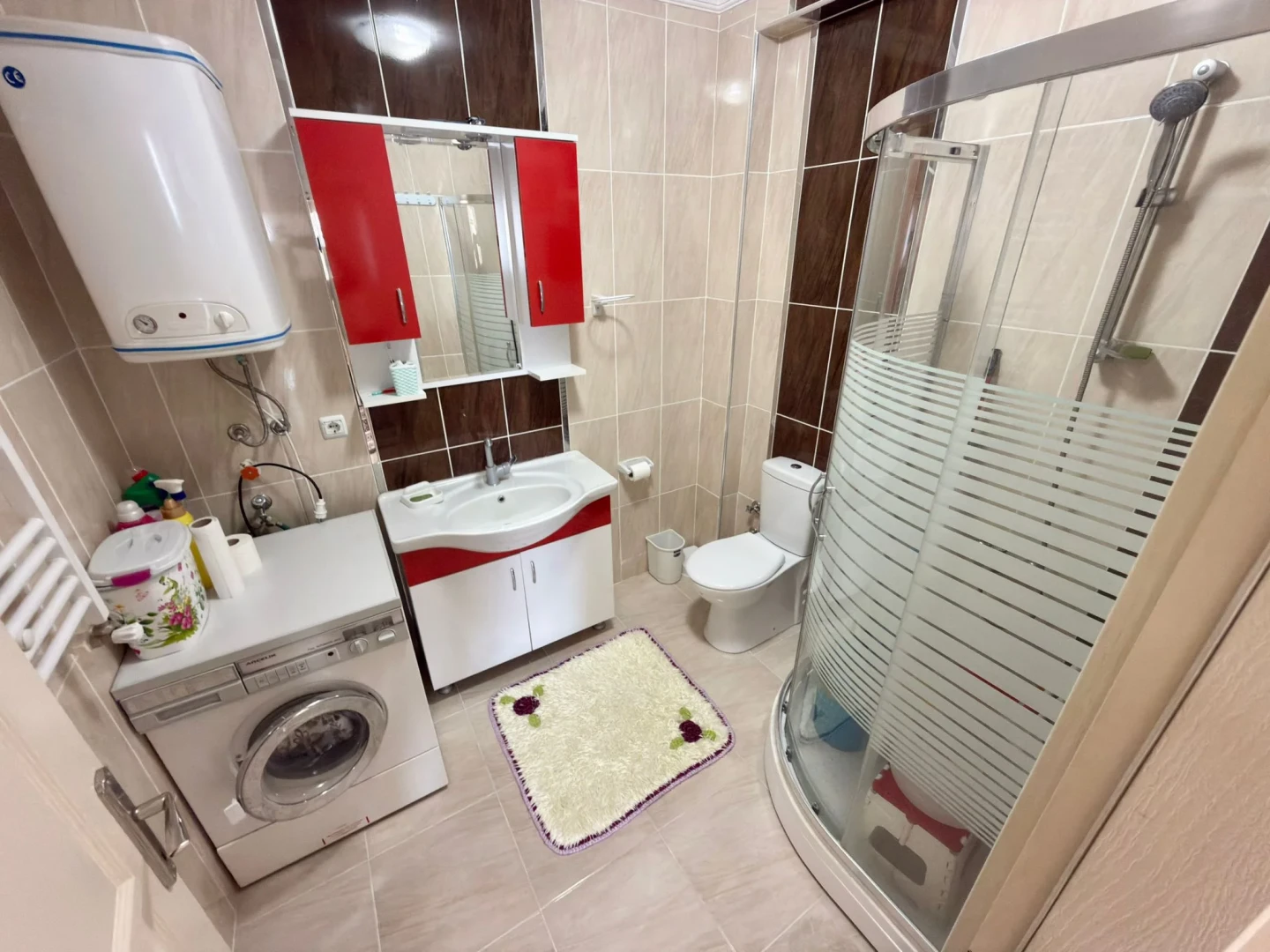 YÜKSELDEN AKÇAYDAN FULL ÖN CEPHE DOĞALGAZLI AYRI MUTFAK 2+1DAİRE