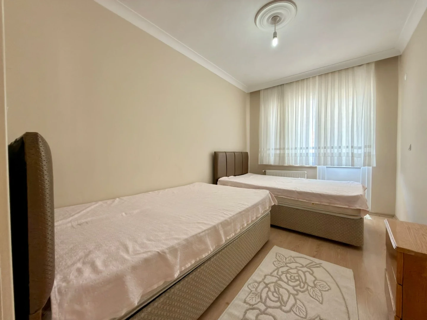 YÜKSELDEN AKÇAYDAN FULL ÖN CEPHE DOĞALGAZLI AYRI MUTFAK 2+1DAİRE