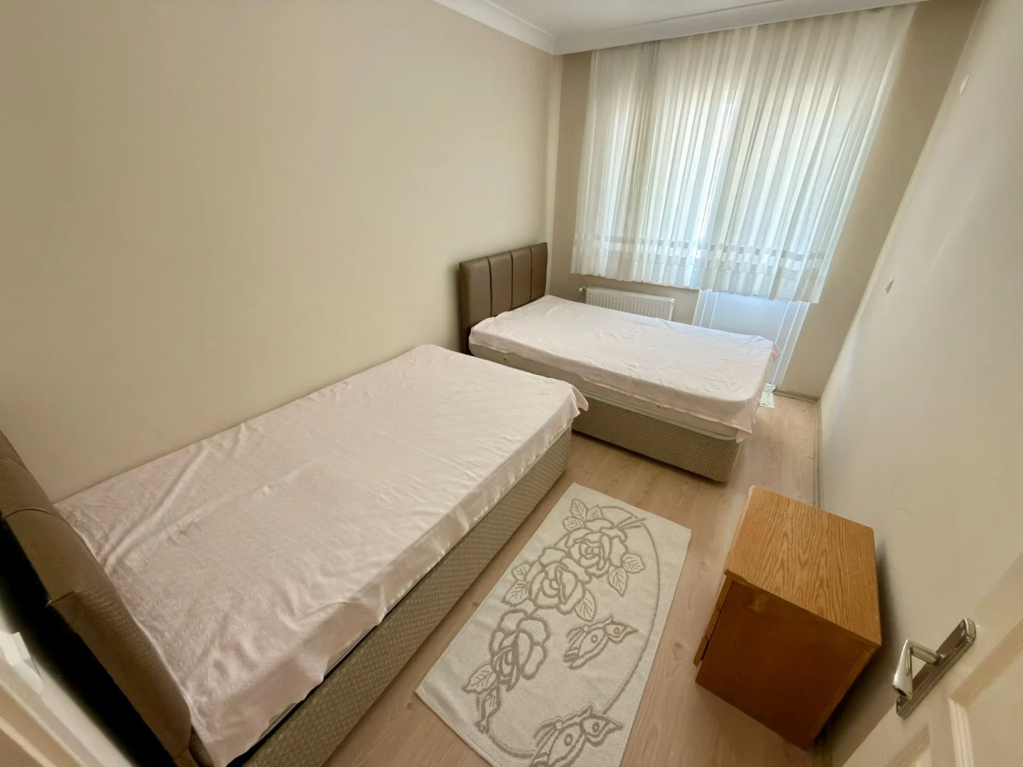 YÜKSELDEN AKÇAYDAN FULL ÖN CEPHE DOĞALGAZLI AYRI MUTFAK 2+1DAİRE