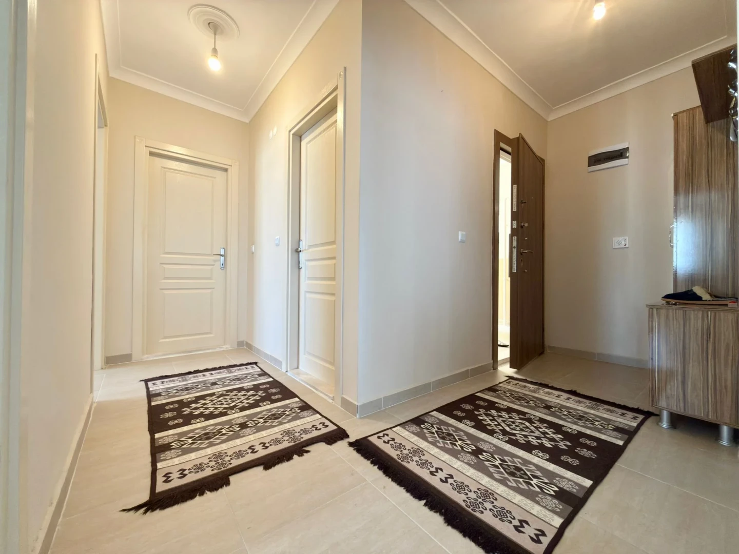 YÜKSELDEN AKÇAYDAN FULL ÖN CEPHE DOĞALGAZLI AYRI MUTFAK 2+1DAİRE