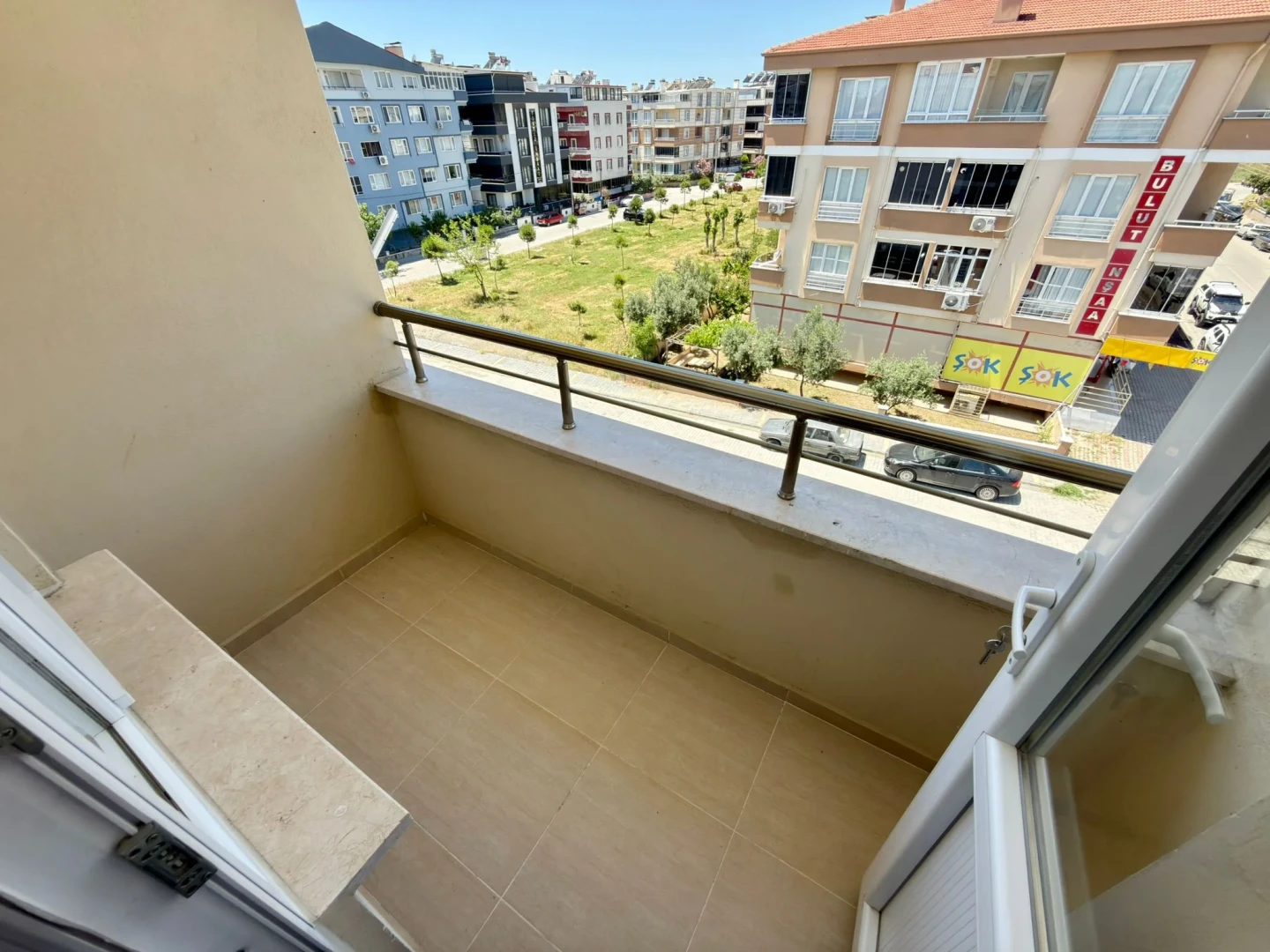 YÜKSELDEN AKÇAYDAN FULL ÖN CEPHE DOĞALGAZLI AYRI MUTFAK 2+1DAİRE