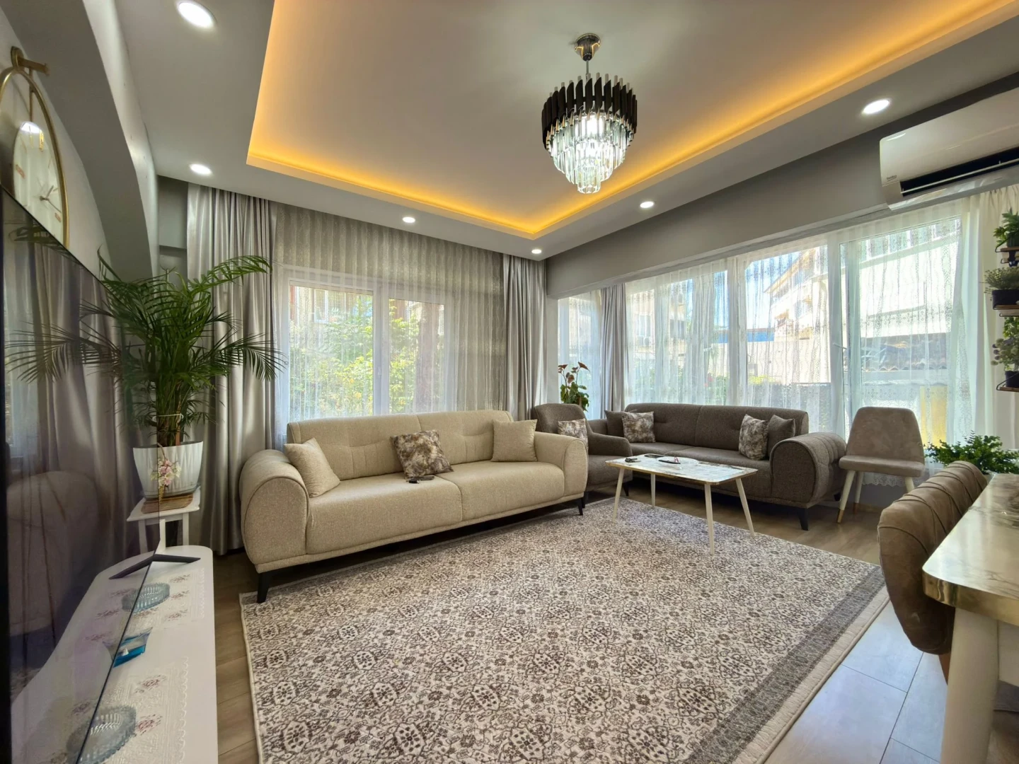 YÜKSELDEN YETKİLİ AKÇAYDA MÜSTAKİL BAHÇELİ DENİZE 300M LÜKS 2+1