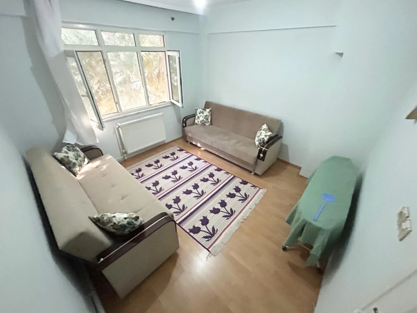 YÜKSELDEN SATILIK AKÇAYDA AYRI MUTFAKLI ÖN CEPHE FIRSAT 2+1DAİRE
