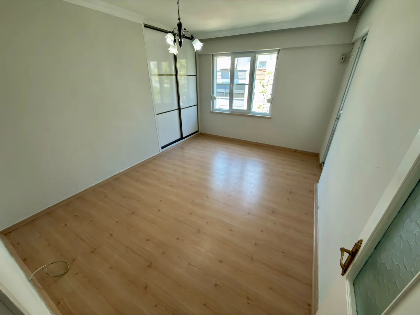YÜKSELDEN DENİZE 200 METRE ARAKAT ÖN CEPHE SATILIK 2+1 DAİRE