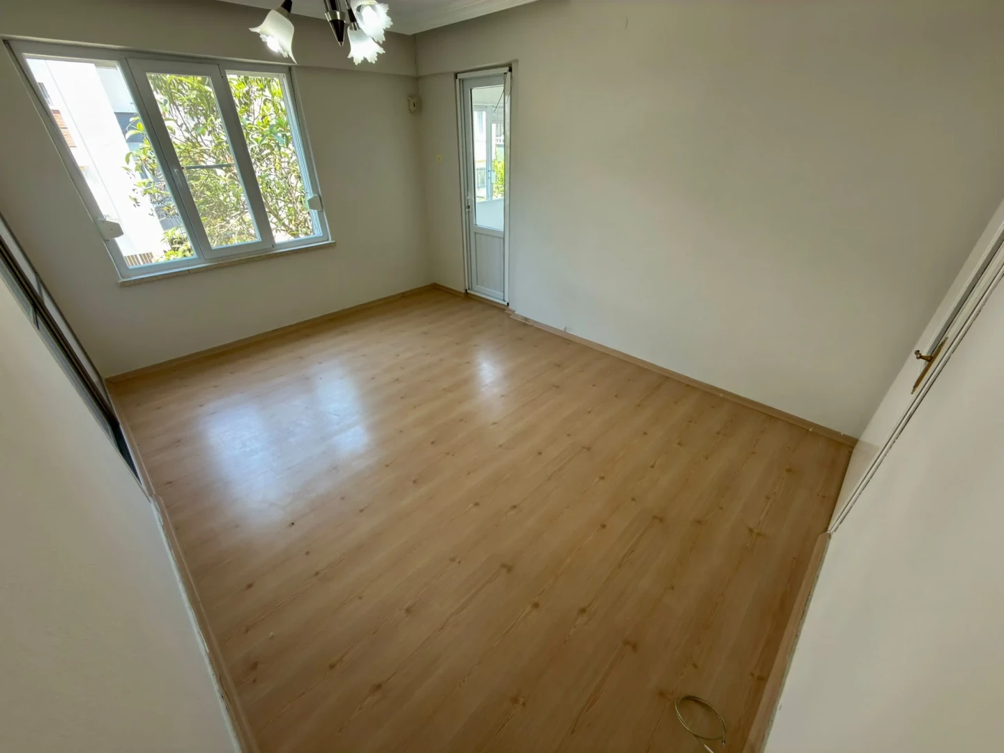YÜKSELDEN DENİZE 200 METRE ARAKAT ÖN CEPHE SATILIK 2+1 DAİRE