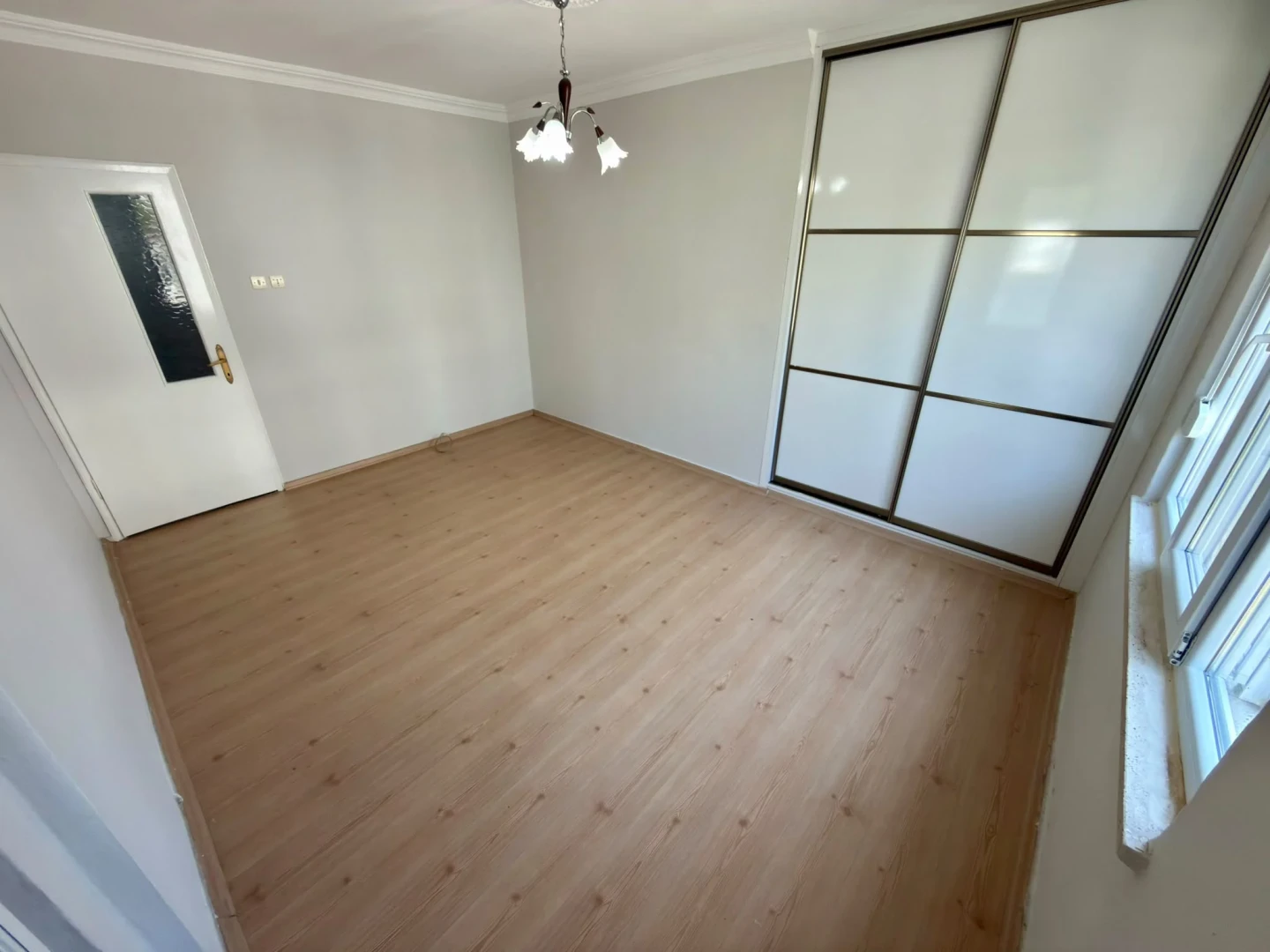 YÜKSELDEN DENİZE 200 METRE ARAKAT ÖN CEPHE SATILIK 2+1 DAİRE