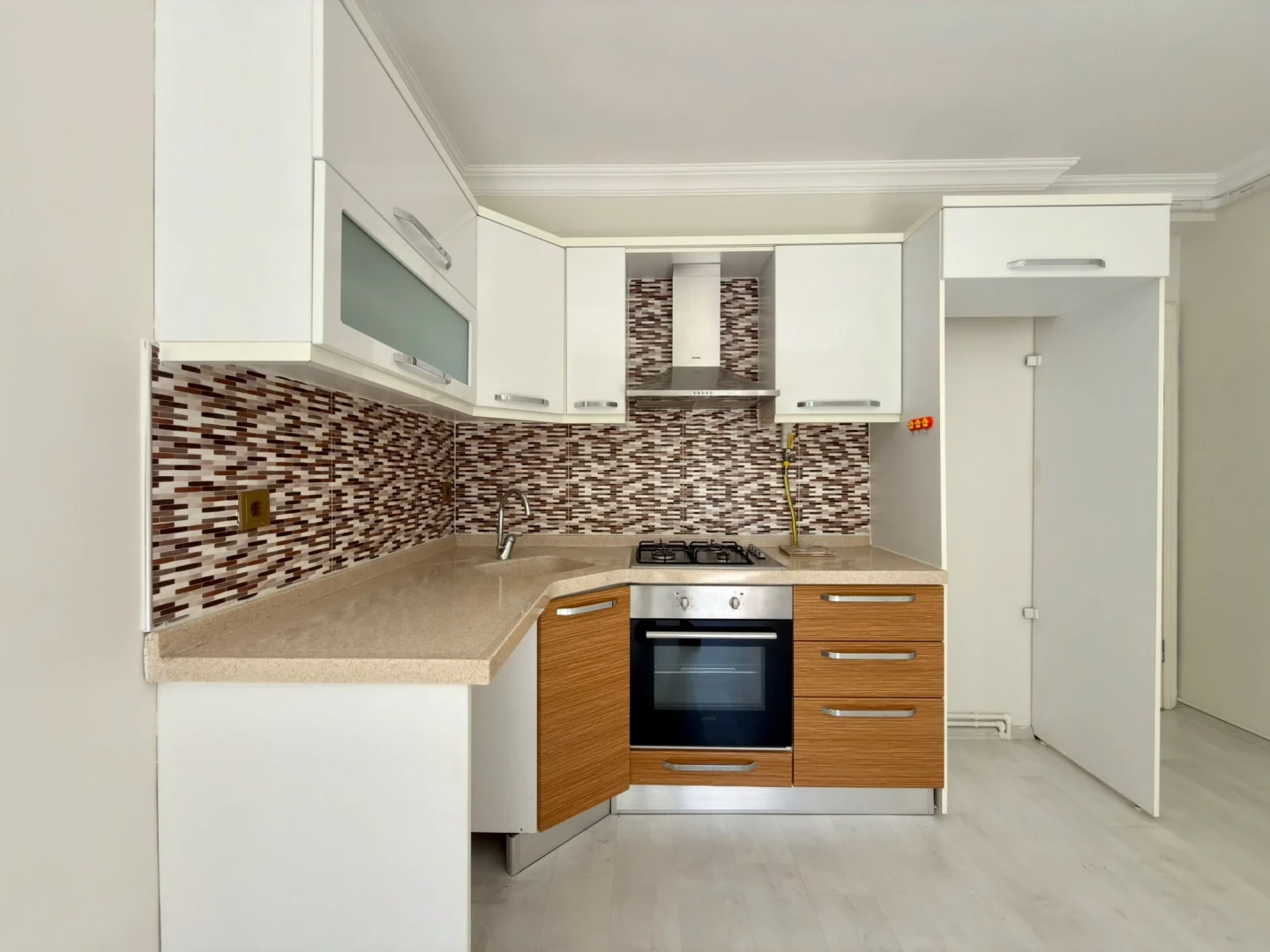 YÜKSELDEN SARIKIZDA ŞOK FİYATA DOĞALGAZLI SATILIK 2+1FERAH DAİRE