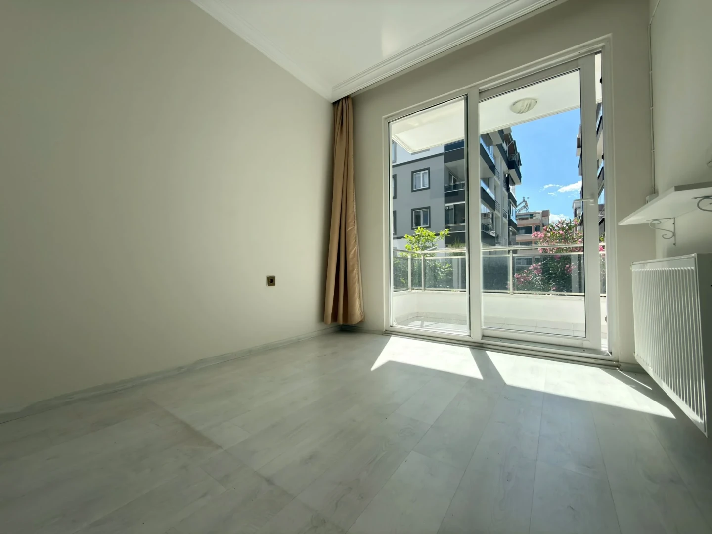 YÜKSELDEN SARIKIZDA ŞOK FİYATA DOĞALGAZLI SATILIK 2+1FERAH DAİRE
