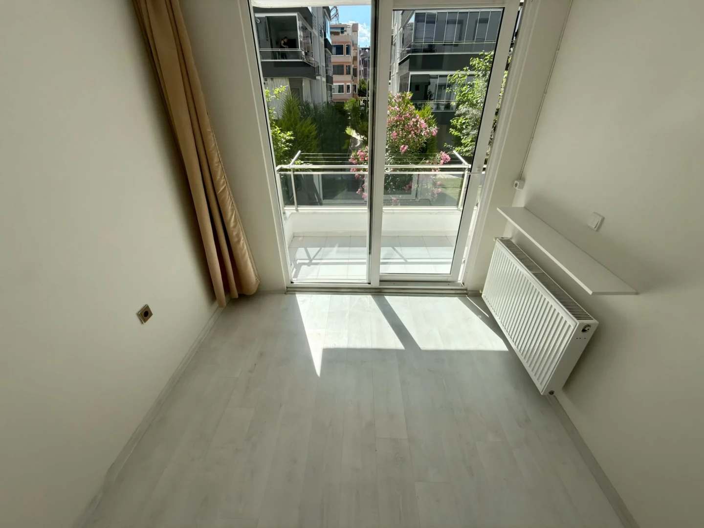 YÜKSELDEN SARIKIZDA ŞOK FİYATA DOĞALGAZLI SATILIK 2+1FERAH DAİRE