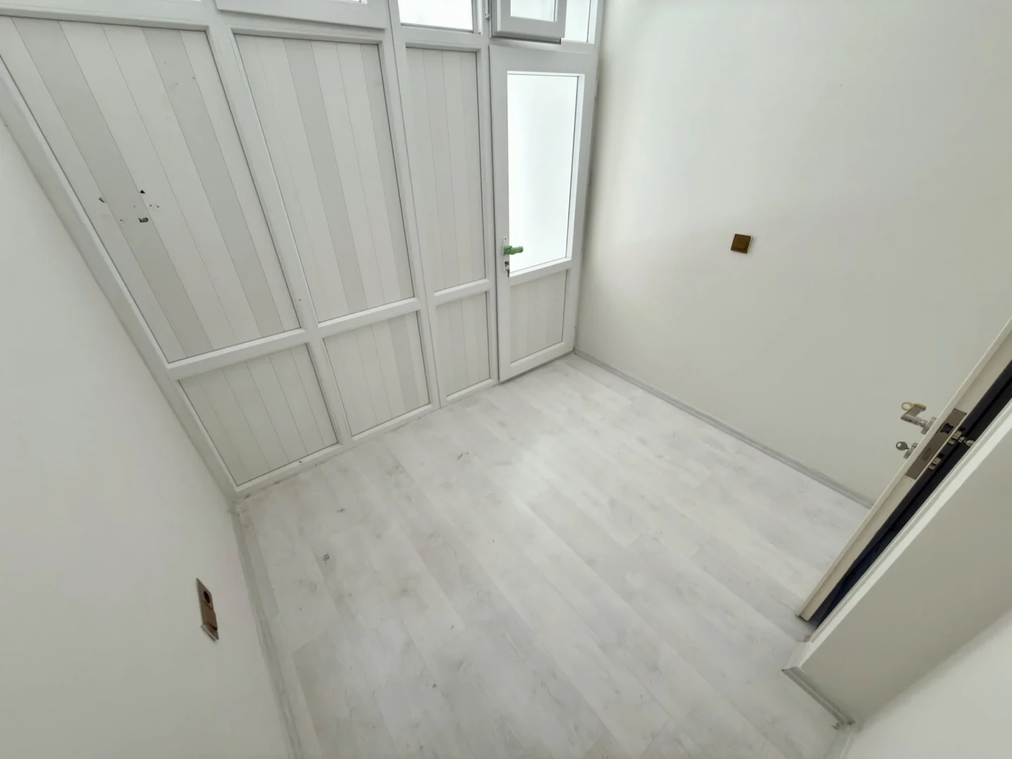 YÜKSELDEN SARIKIZDA ŞOK FİYATA DOĞALGAZLI SATILIK 2+1FERAH DAİRE