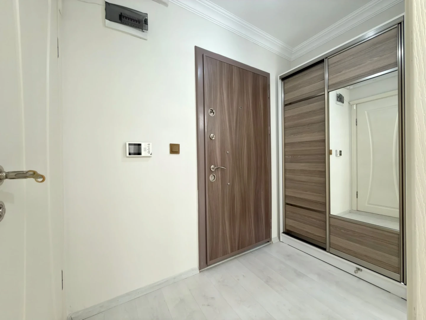 YÜKSELDEN SARIKIZDA ŞOK FİYATA DOĞALGAZLI SATILIK 2+1FERAH DAİRE