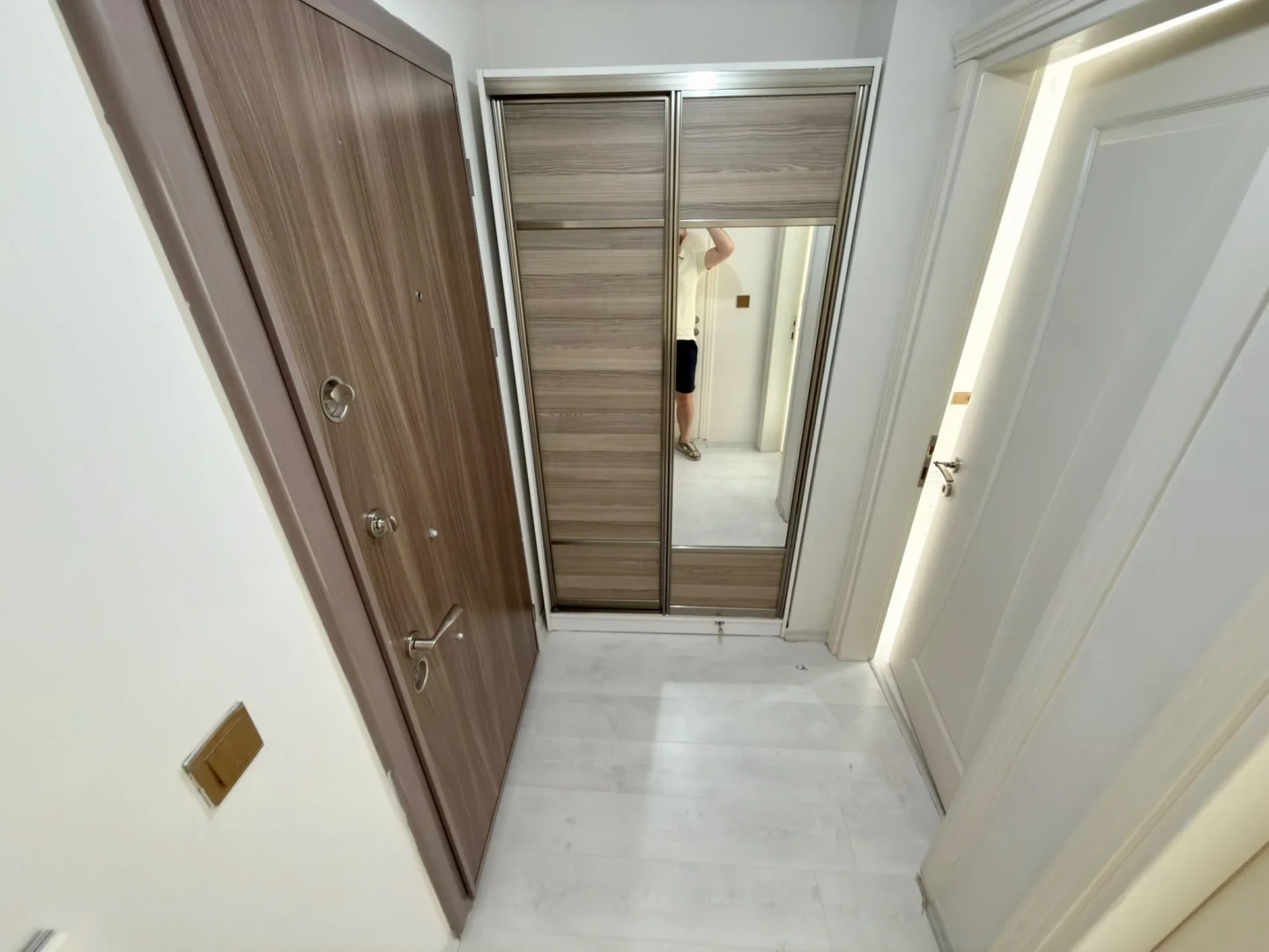 YÜKSELDEN SARIKIZDA ŞOK FİYATA DOĞALGAZLI SATILIK 2+1FERAH DAİRE