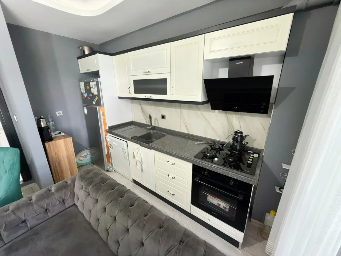 YÜKSELDEN ALTINKUMDA ÖN CEPHE DENİZE YAKIN SATILIK 1+1 LÜX DAİRE