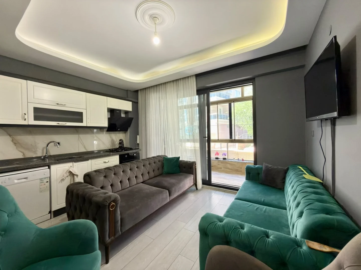 YÜKSELDEN ALTINKUMDA ÖN CEPHE DENİZE YAKIN SATILIK 1+1 LÜX DAİRE