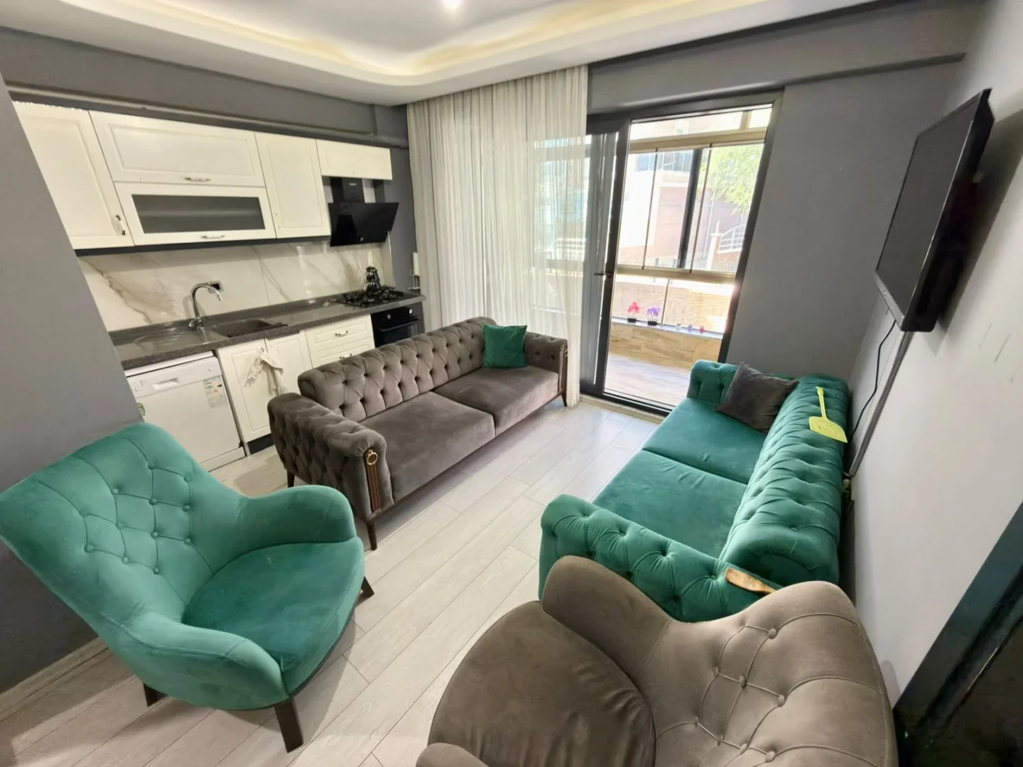 YÜKSELDEN ALTINKUMDA ÖN CEPHE DENİZE YAKIN SATILIK 1+1 LÜX DAİRE