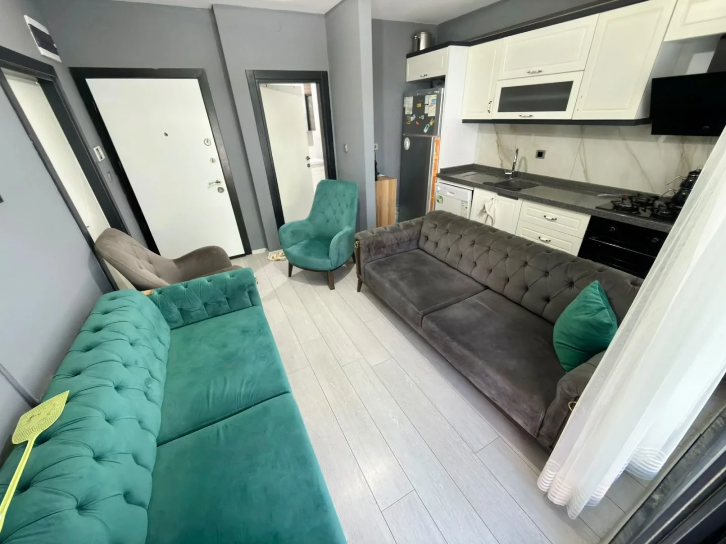 YÜKSELDEN ALTINKUMDA ÖN CEPHE DENİZE YAKIN SATILIK 1+1 LÜX DAİRE