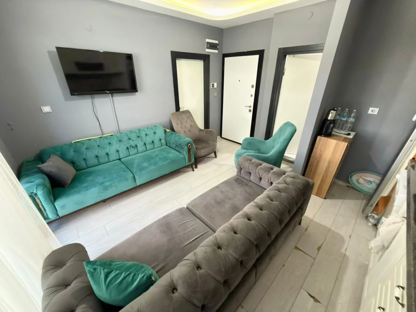 YÜKSELDEN ALTINKUMDA ÖN CEPHE DENİZE YAKIN SATILIK 1+1 LÜX DAİRE