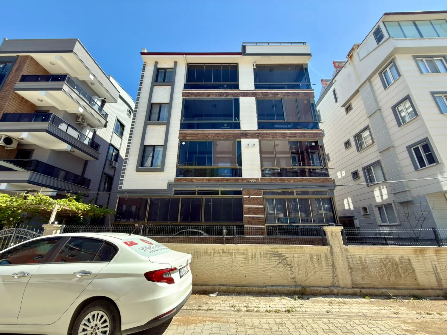 YÜKSELDEN ALTINKUMDA ÖN CEPHE DENİZE YAKIN SATILIK 1+1 LÜX DAİRE