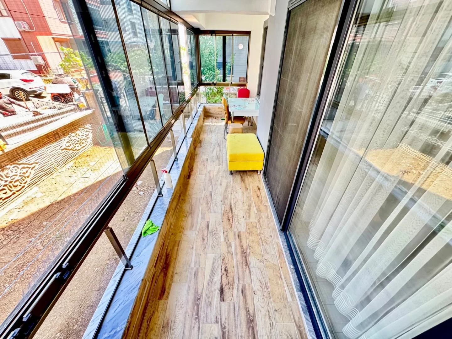 YÜKSELDEN ALTINKUMDA ÖN CEPHE DENİZE YAKIN SATILIK 1+1 LÜX DAİRE