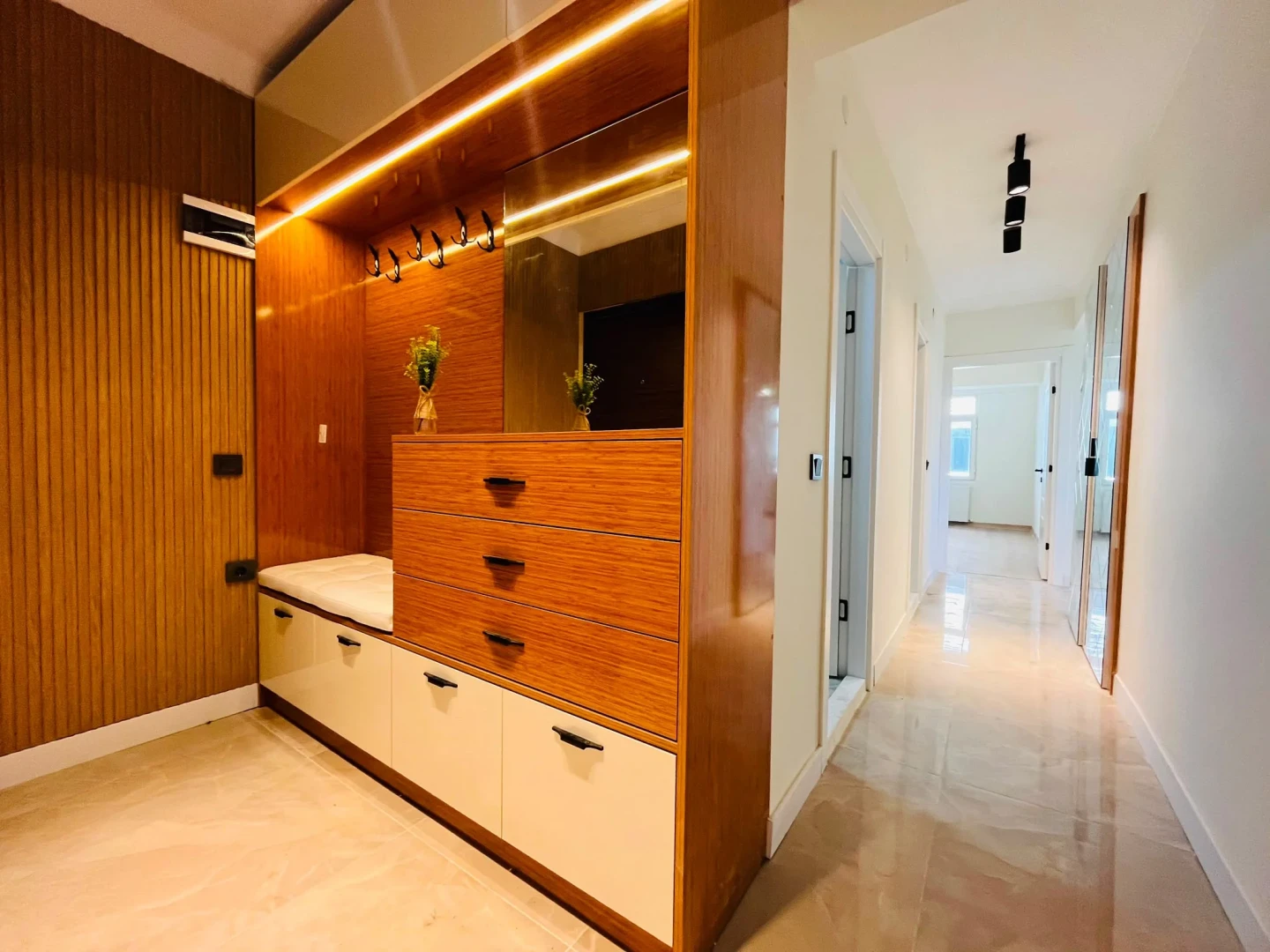 YÜKSELDEN ALTINKUMDA ÖN CEPHE HAMAMLI ULTRA LÜX SATILIK 3+1DAİRE