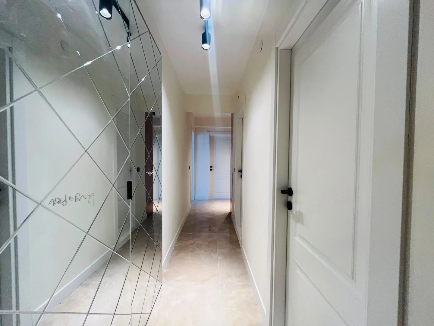 YÜKSELDEN ALTINKUMDA ÖN CEPHE HAMAMLI ULTRA LÜX SATILIK 3+1DAİRE